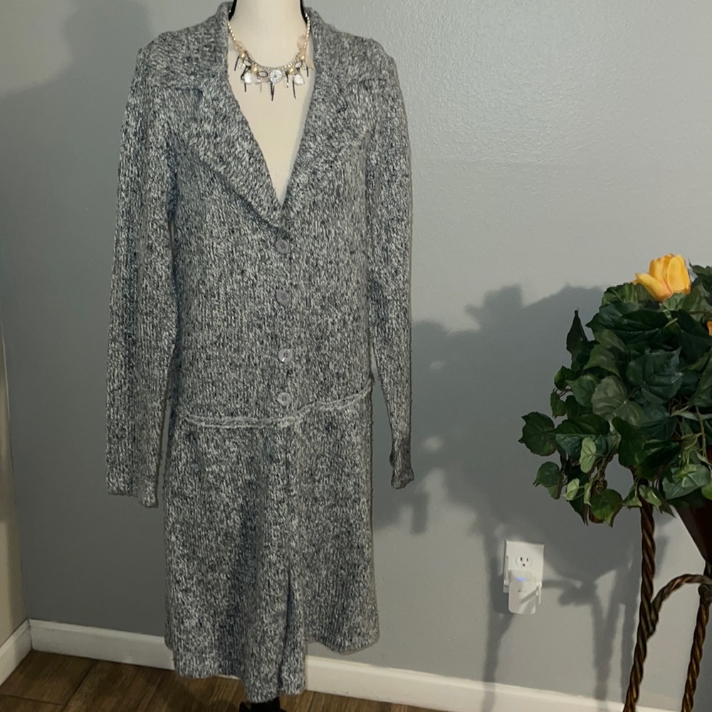 FEVER GRAY BUTTON DOWN SWEATER.